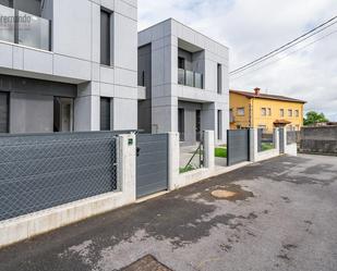 Exterior view of Single-family semi-detached for sale in Camargo  with Terrace and Balcony