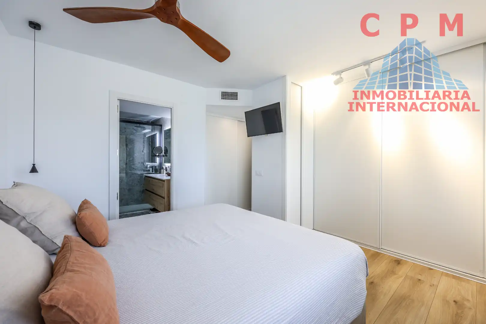 Bedroom of Flat for rent in Madrid  with Air Conditioner, Heating and Parquet flooring