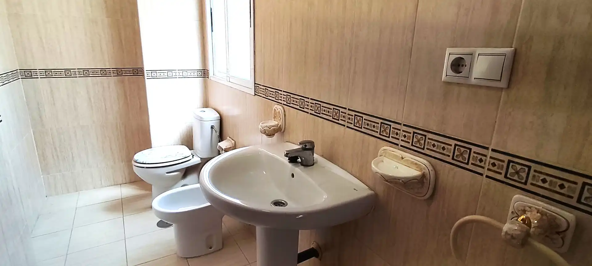 Bathroom of Ground floor for sale in Alicante / Alacant  with Terrace and Community pool