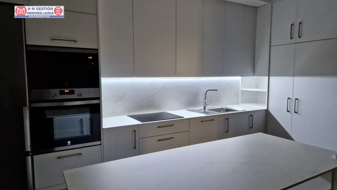 Cocina de Piso de alquiler en Alcázar de San Juan con Aire acondicionado, Calefacción y Terraza