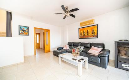 Living room of Single-family semi-detached for sale in Llucmajor  with Air Conditioner, Heating and Private garden