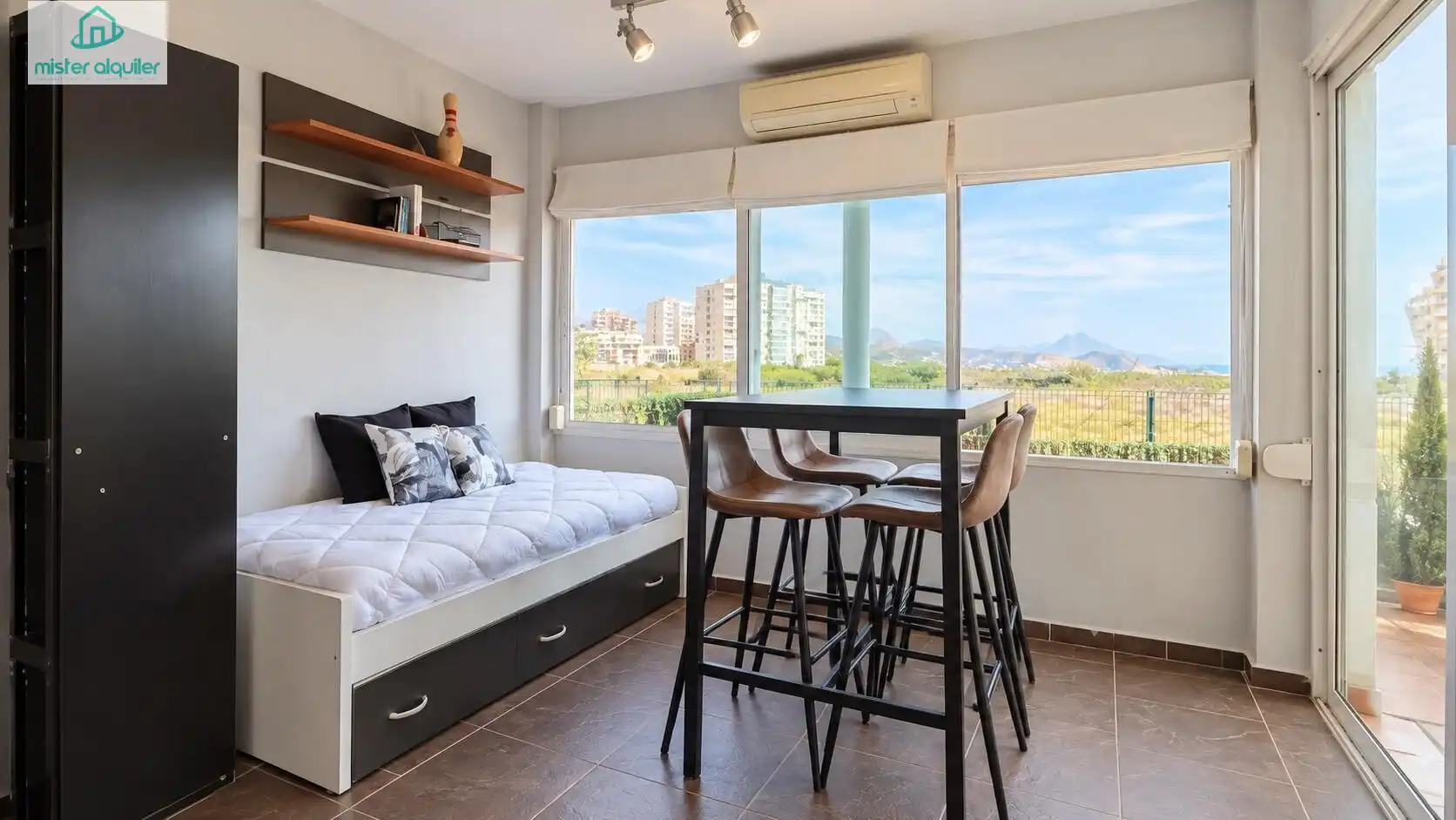 Dormitori de Apartament de lloguer en Playa Muchavista