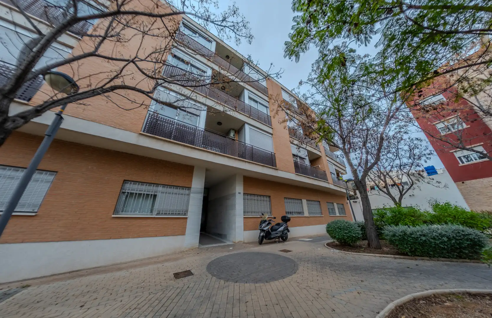 Vista exterior de Estudio de alquiler en Murcia con Trastero y Amueblado