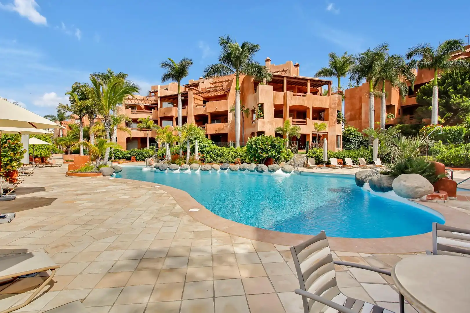 Vista exterior de Apartamento de alquiler en Arona con Terraza, Amueblado y Piscina comunitaria