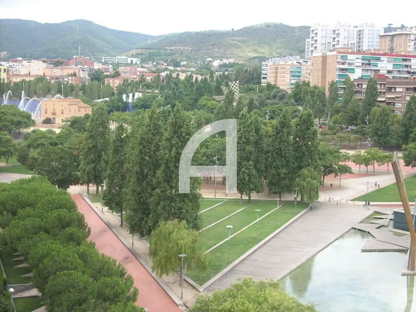 Außenansicht von Gebäude zum Verkauf in Barcelona