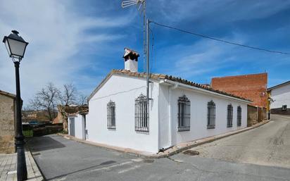Vista exterior de Casa adosada en venda en Villamantilla amb Aire condicionat, Calefacció i Jardí privat