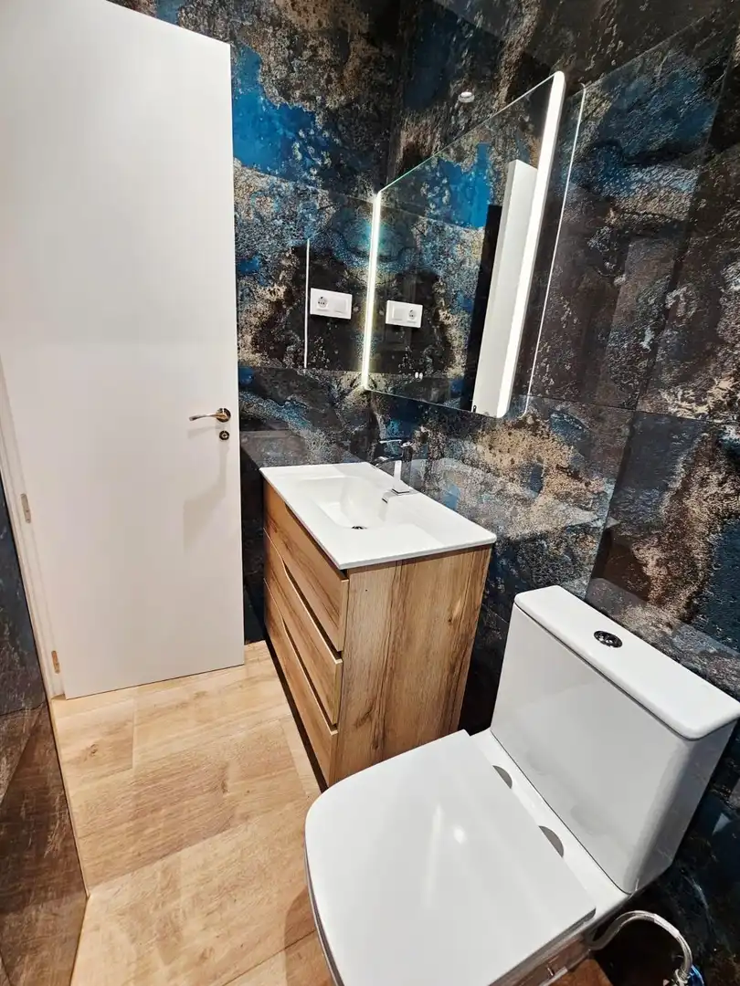 Bany de Apartament en venda en Madrid amb Aire condicionat, Calefacció i Moblat