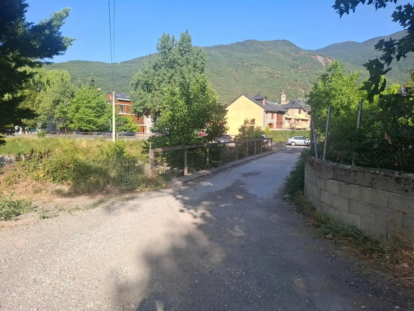 Country homes for sale in Biescas
