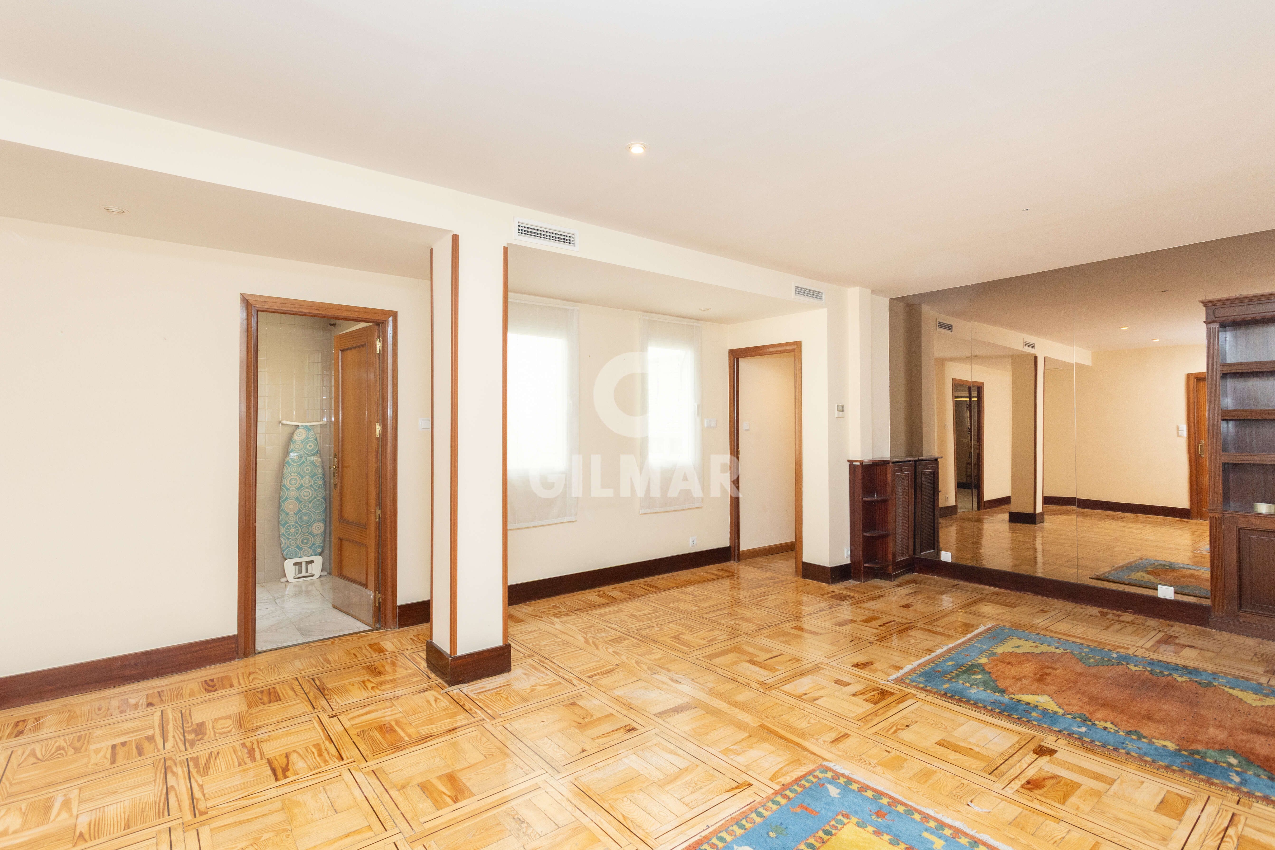 Flat for sale in  Madrid Capital  with Heating and Balcony