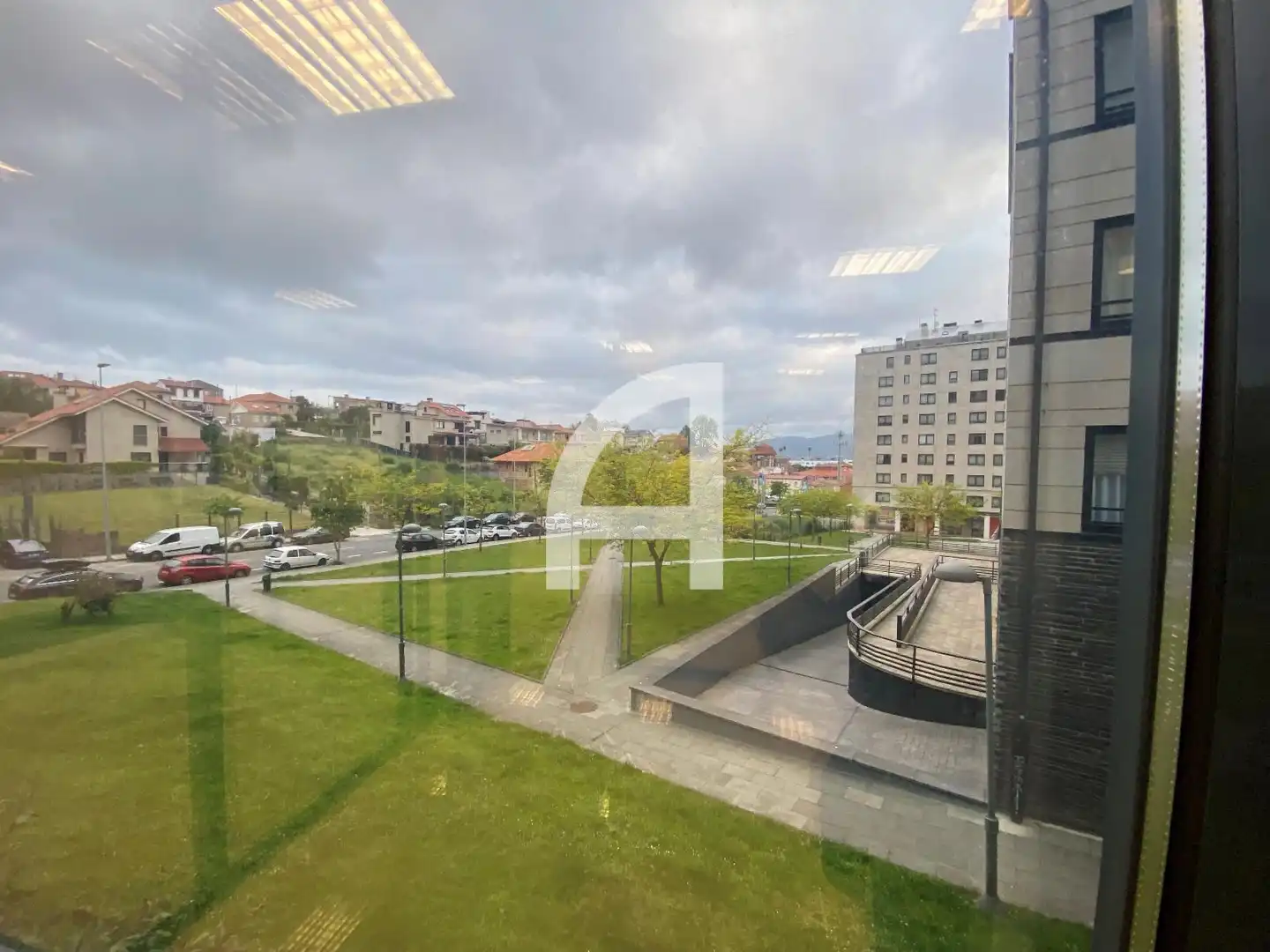 Office for rent in MARÍN, Coia