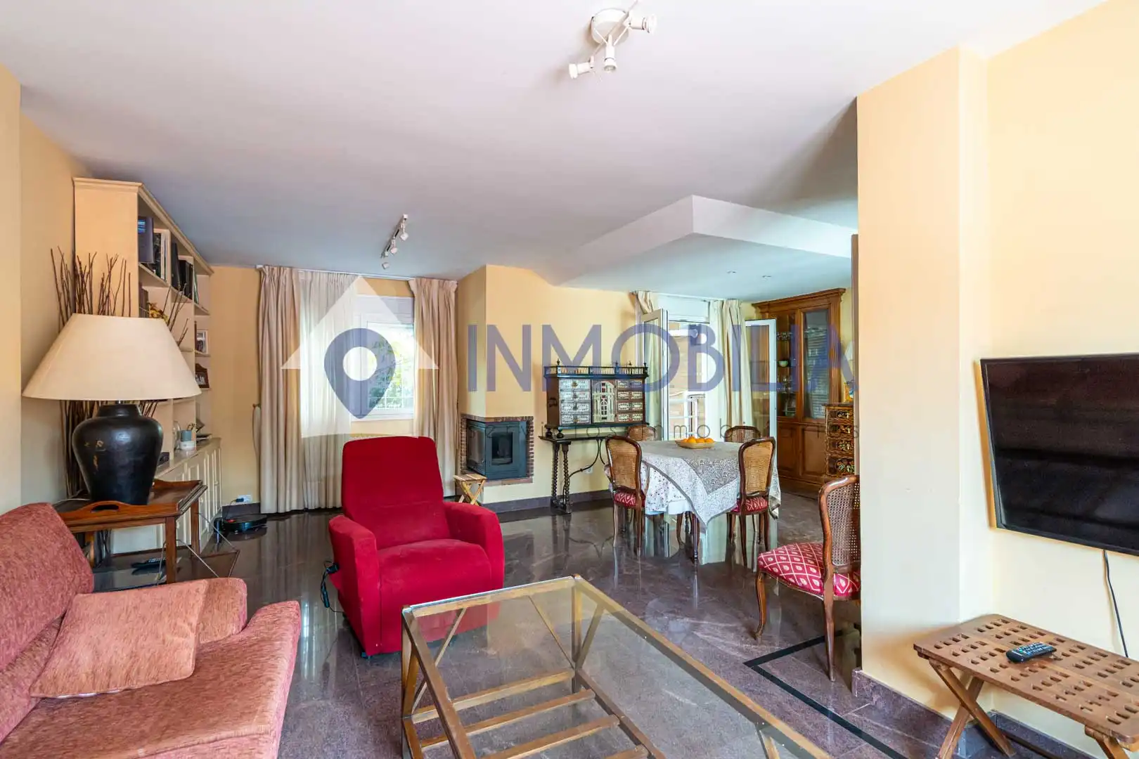 Sala de estar de Casa adosada en venta en Madrid con Aire acondicionado, Calefacción y Jardín privado