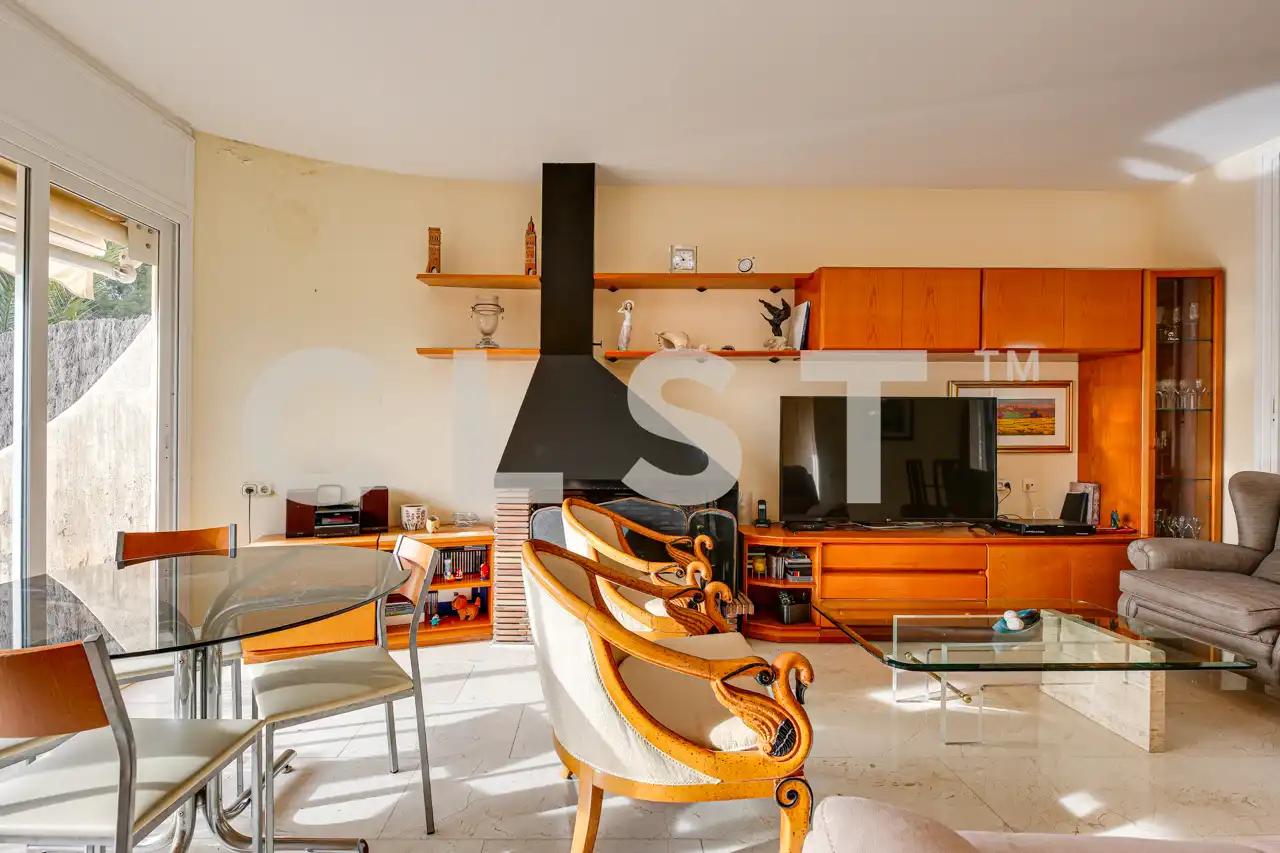 Casa con terraza en venta en Vallpineda - Santa Bárbara, imagen 5