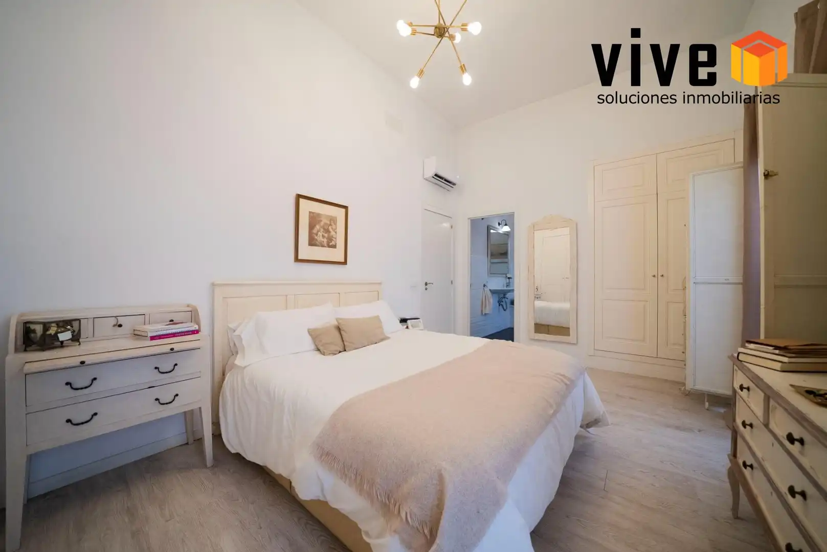 Habitación de Casa o chalet en venta en Sevilla con Aire acondicionado, Calefacción y Jardín privado