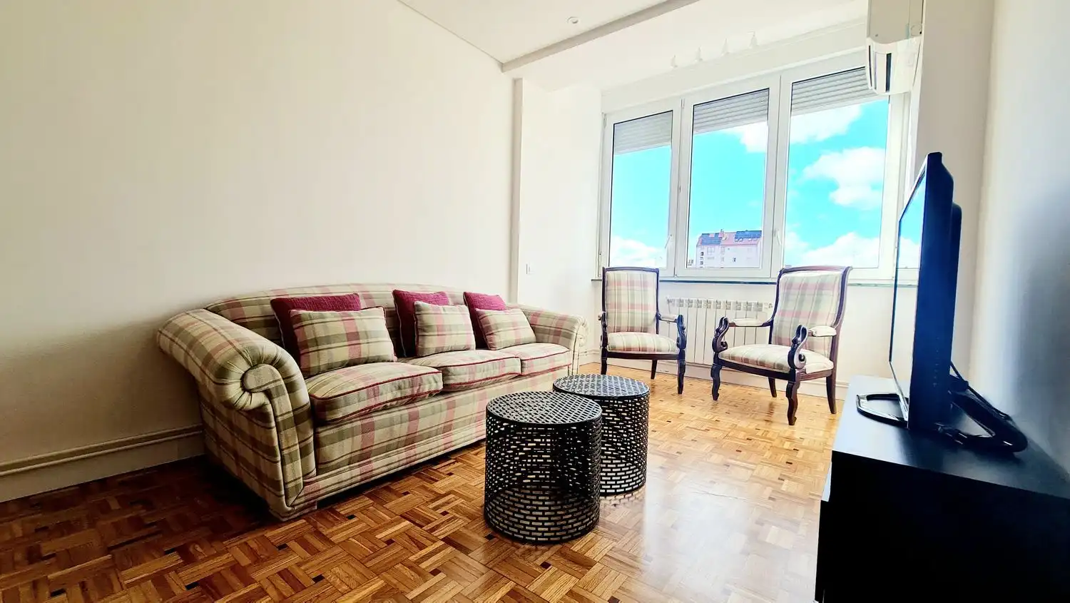 Wohnzimmer von Wohnung zur Miete in Madrid mit Klimaanlage