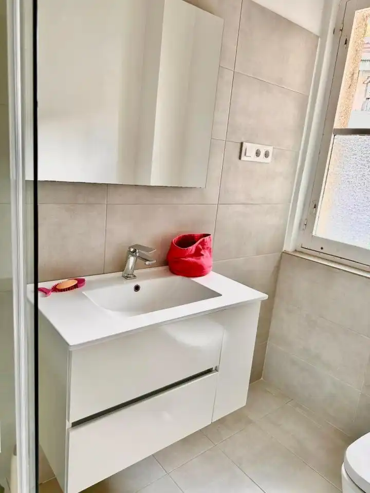 Badezimmer von Wohnung zur Miete in Pontevedra Capital  mit Heizung und Möbliert
