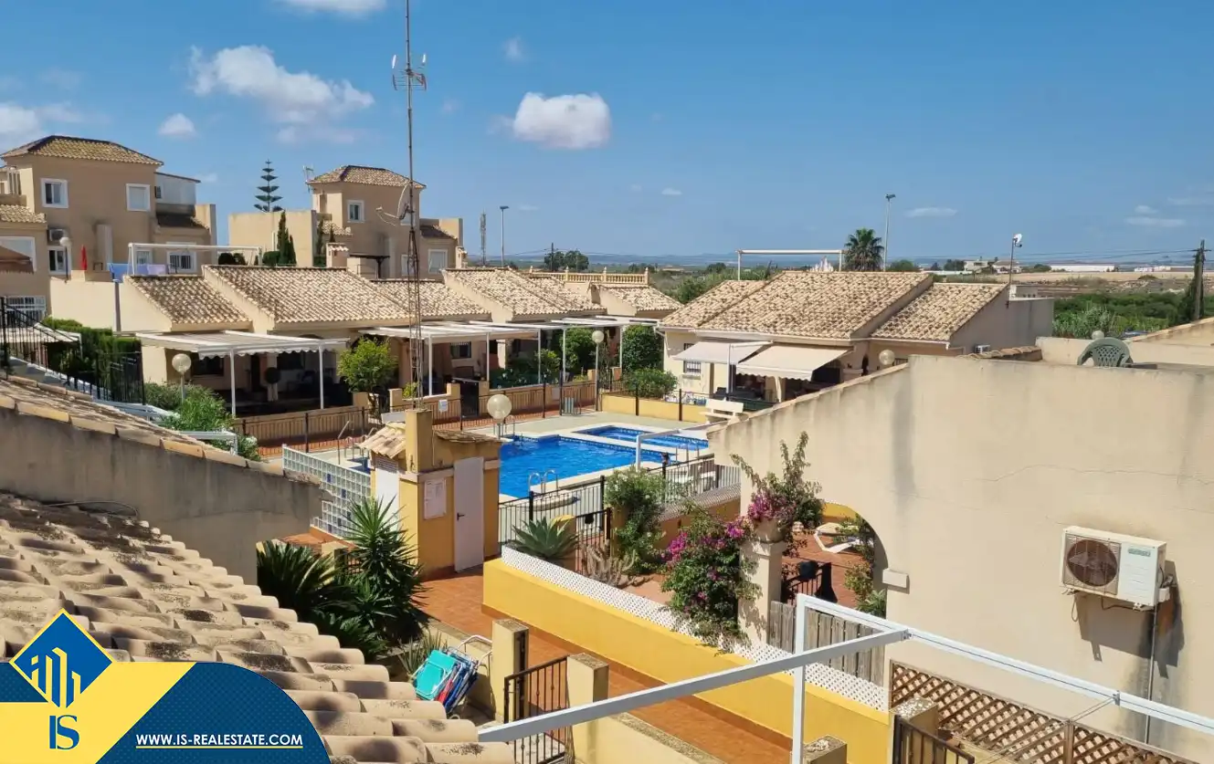 Vista exterior de Casa adosada en venta en Guardamar del Segura con Aire acondicionado, Calefacción y Terraza