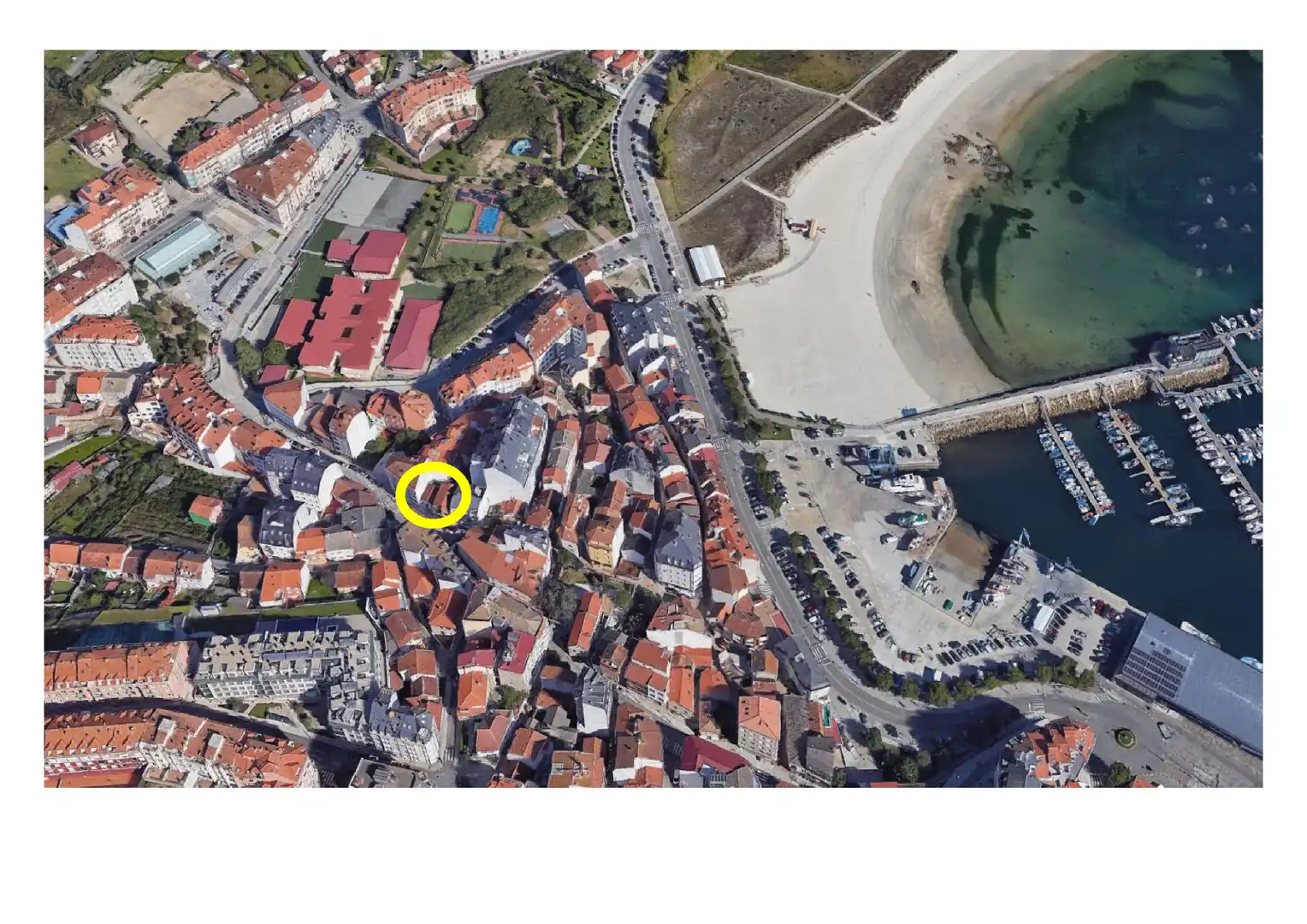 Vista exterior de Casa adosada en venda en Sanxenxo amb Terrassa, Moblat i Forn