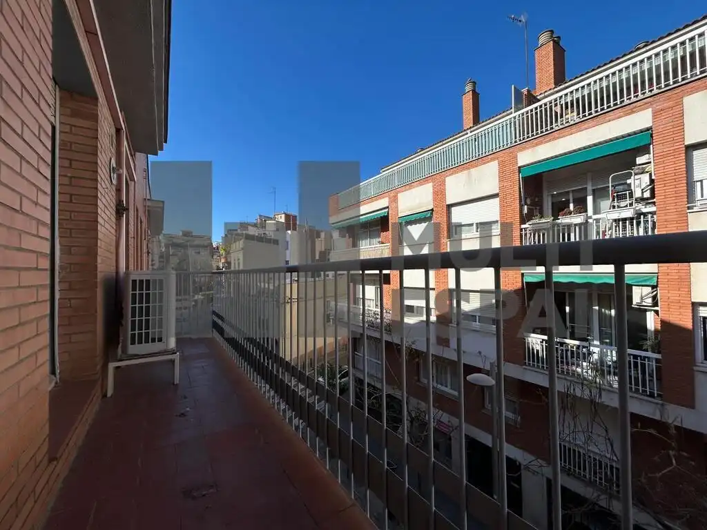 Terrassa de Pis en venda en Barcelona amb Aire condicionat, Terrassa i Traster