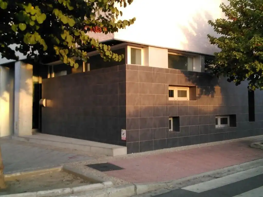 Vista exterior de Oficina de lloguer en Granada amb Aire condicionat, Calefacció i Moblat