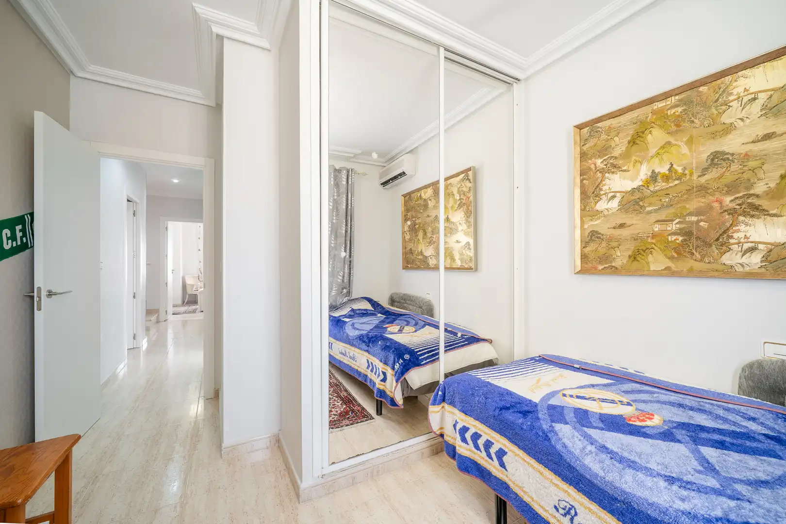 Habitación de Casa adosada en venta en Guardamar del Segura con Aire acondicionado, Jardín privado y Terraza