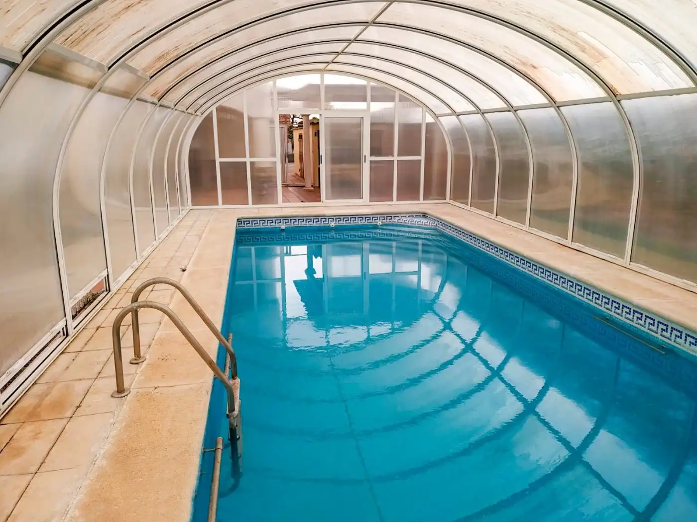 Piscina de Casa o xalet en venda en Castellanos de Villiquera amb Calefacció, Terrassa i Traster