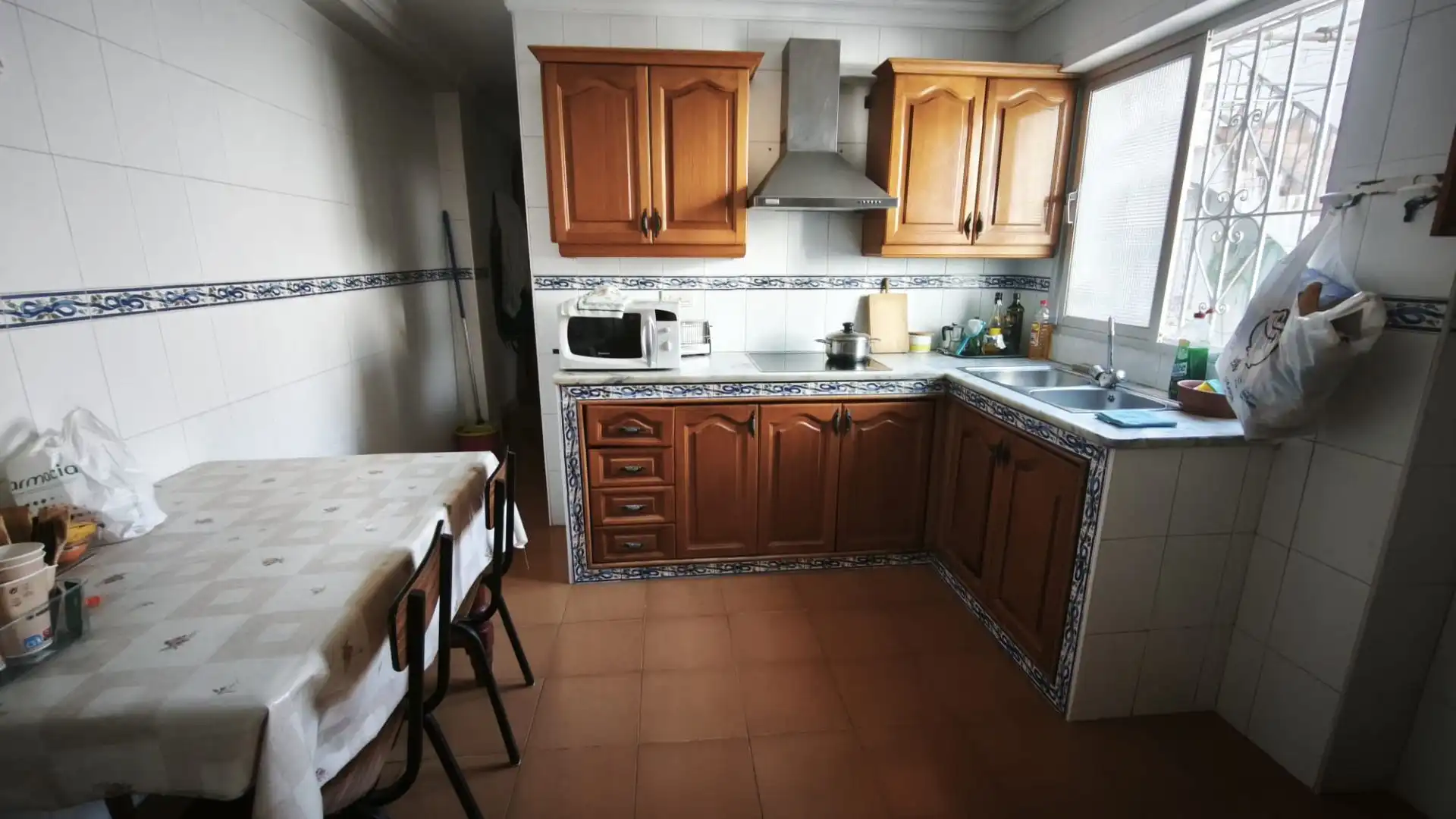 Cuina de Casa o xalet en venda en Málaga amb Terrassa