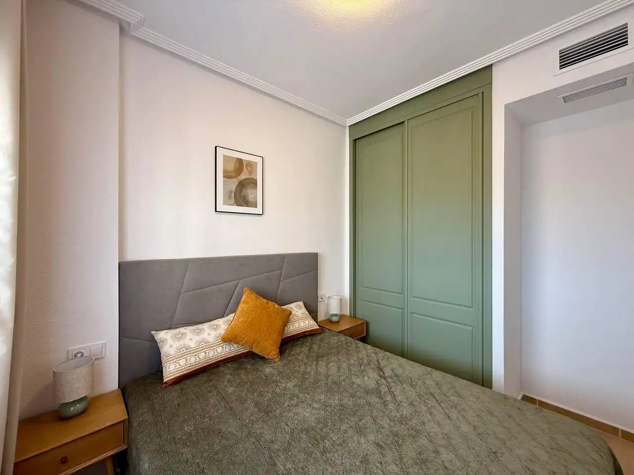 Habitación de Apartamento en venta en Guardamar del Segura con Aire acondicionado, Jardín privado y Terraza