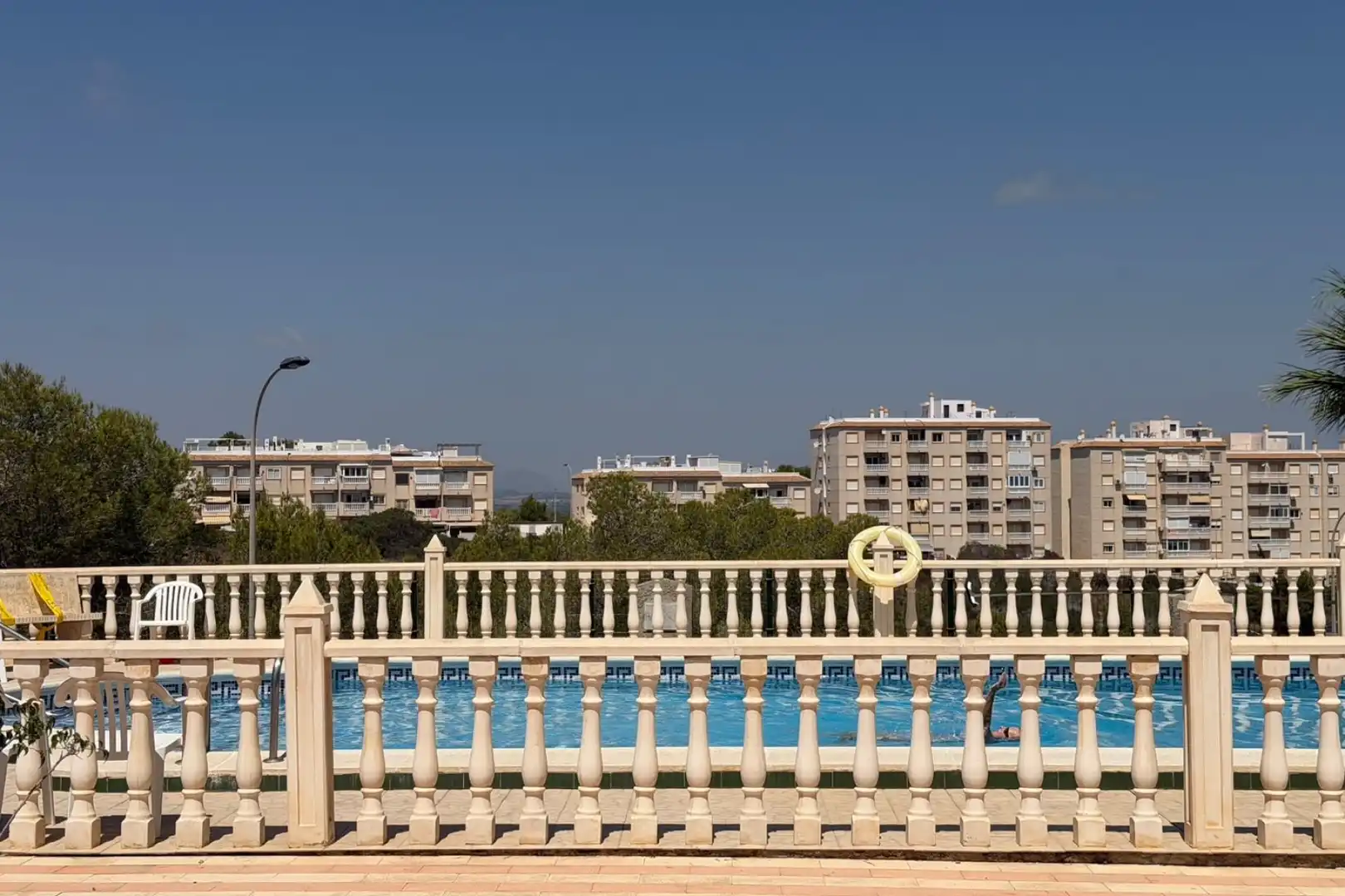 Piscina de Estudi en venda en Torrevieja amb Moblat, Rentadora i Piscina comunitària