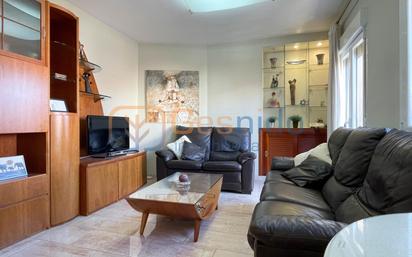 Sala d'estar de Casa o xalet en venda en Segovia Capital amb Terrassa i Balcó