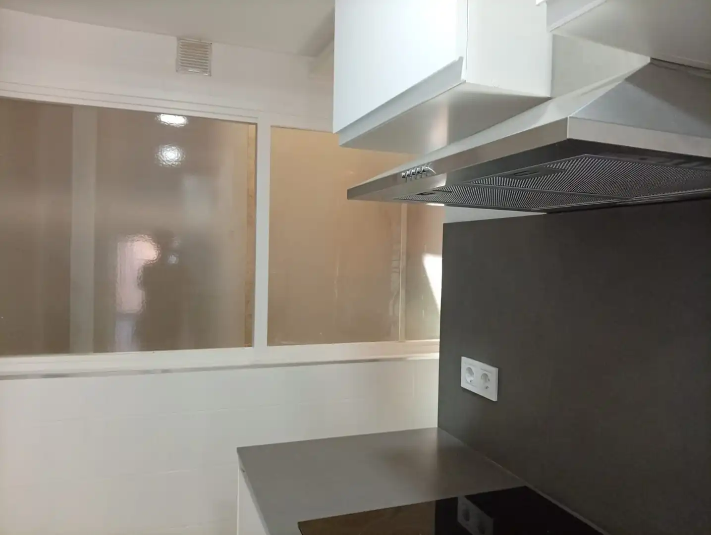 Cuina de Pis en venda en Cerdanyola del Vallès amb Parquet, Forn i Rentadora