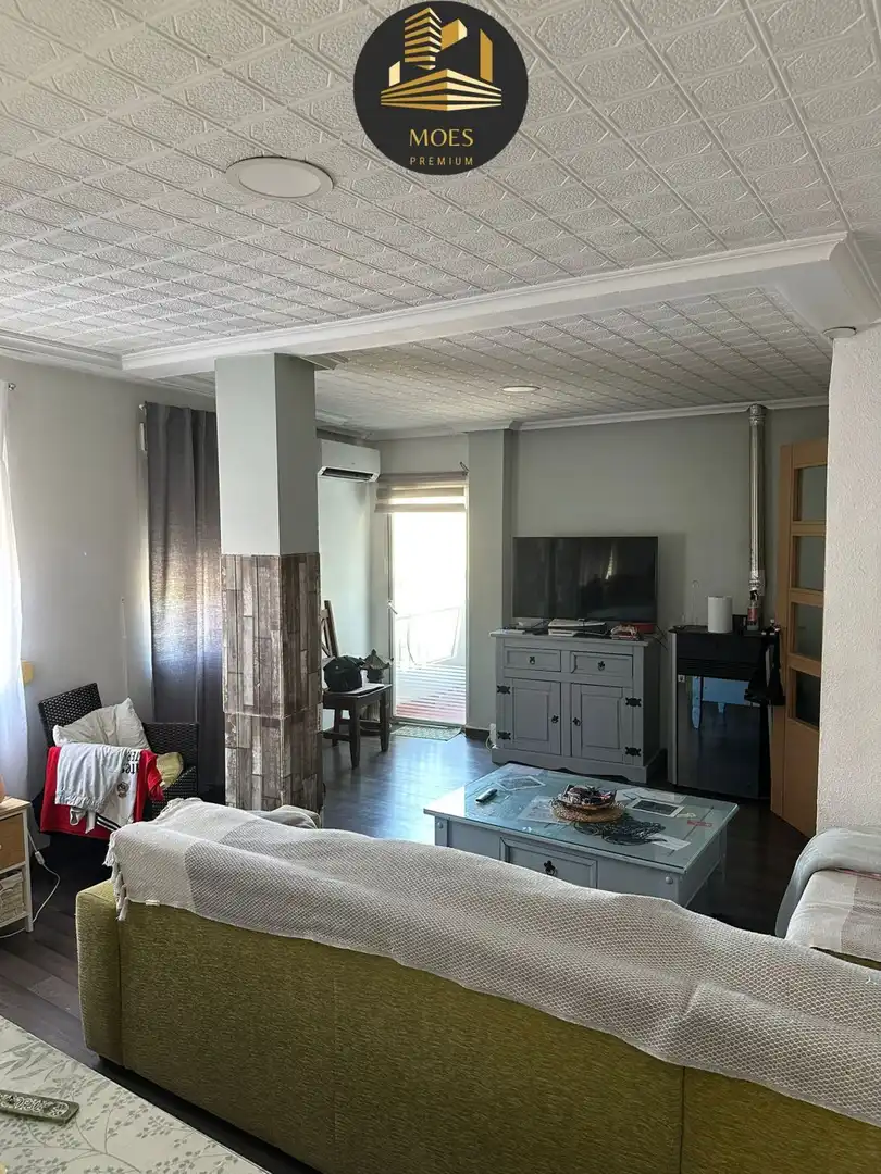 Sala d'estar de Pis en venda en Jaén amb Aire condicionat, Calefacció i Terrassa