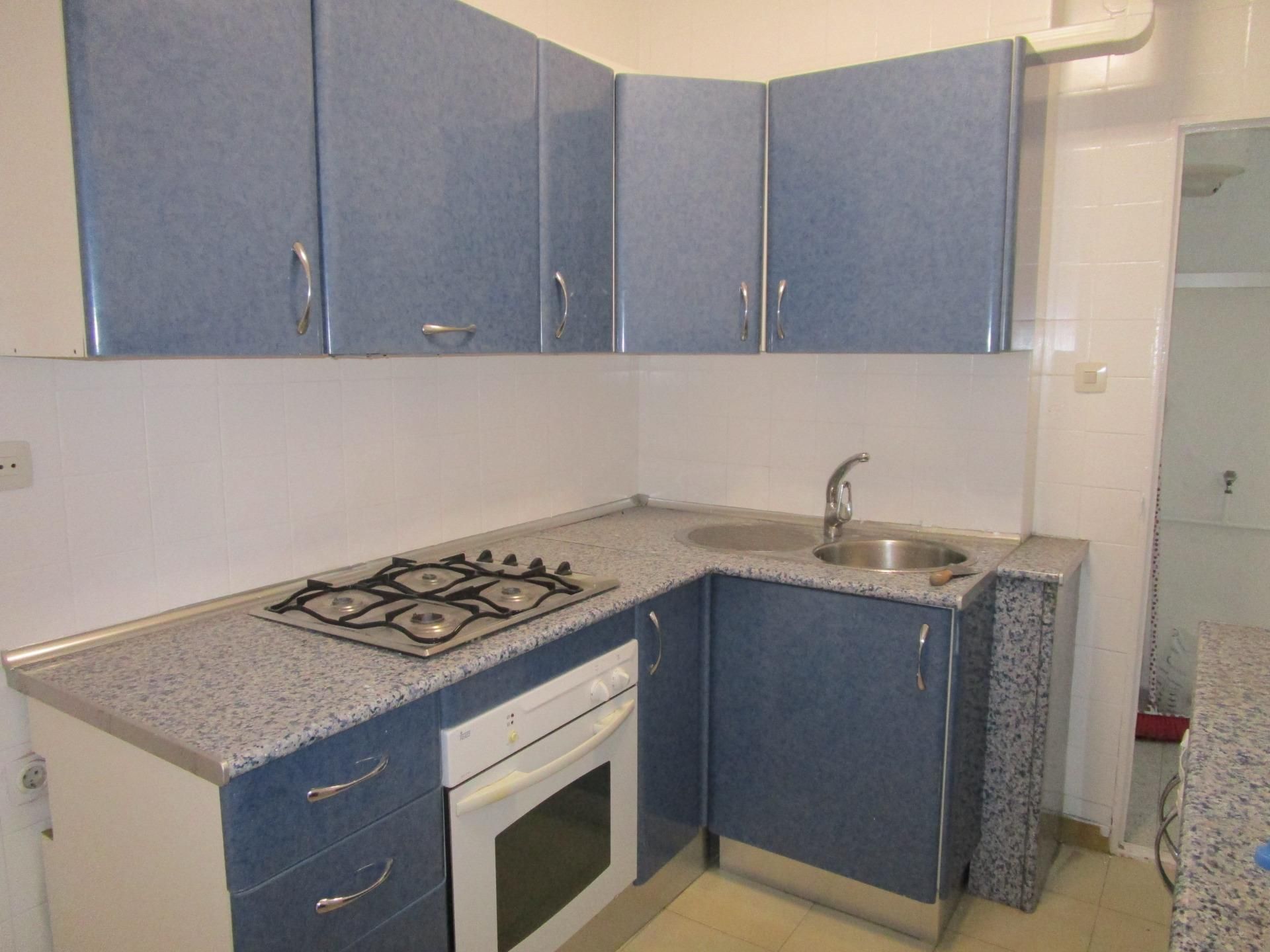 Kitchen of Flat for rent in  Sevilla Capital  with Air Conditioner, Heating and Terrace