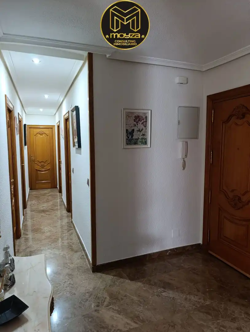 Wohnung zur Miete in Jaén mit Klimaanlage und Heizung