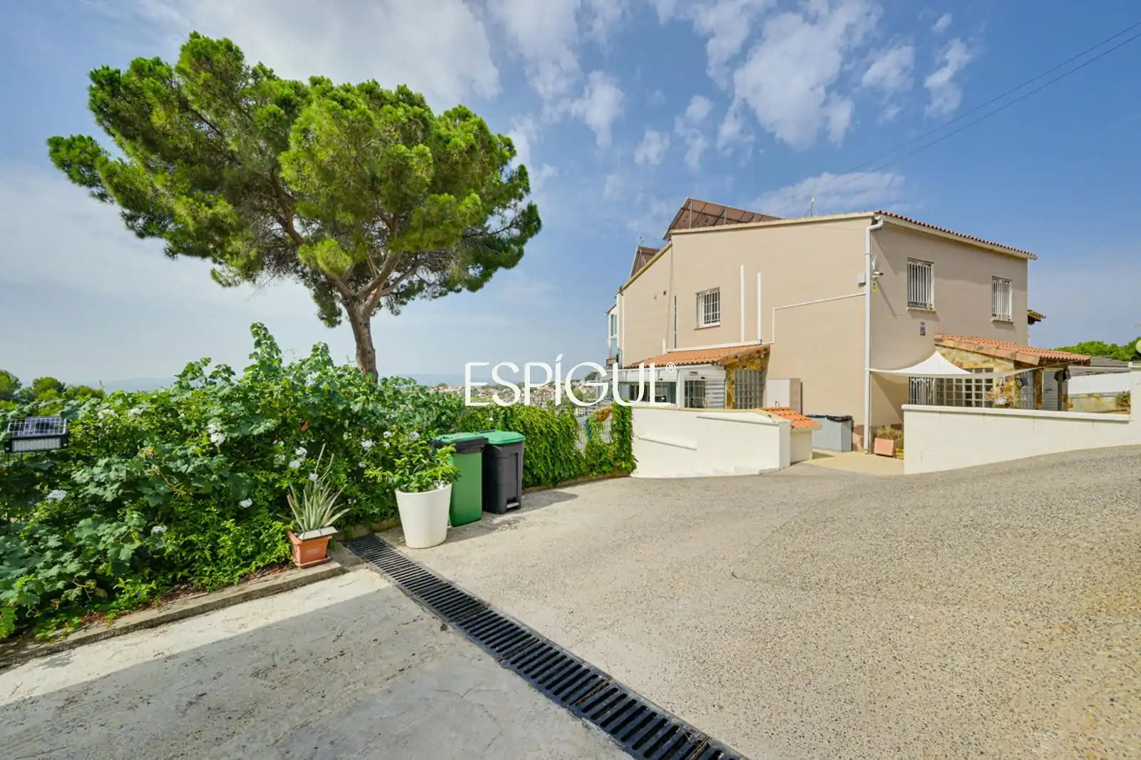 Exterior view of Houses for sale in Rubí  with Air Conditioner, Heating and Terrace