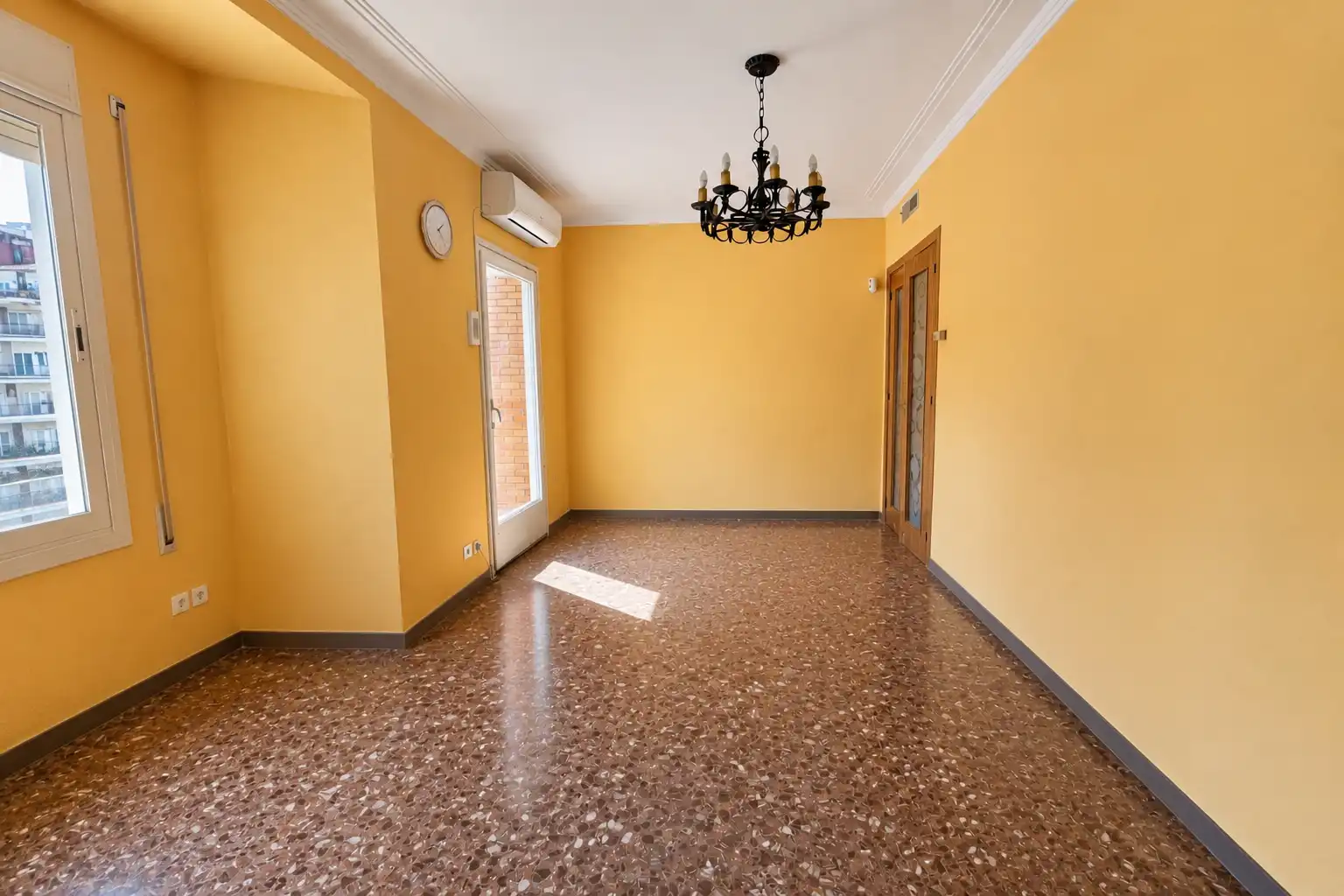 Comedor de Piso en venta en Barcelona con Aire acondicionado y Balcón