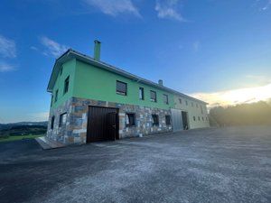 Exterior view of House or chalet for sale in Gijón   with Heating, Private garden and Parquet flooring