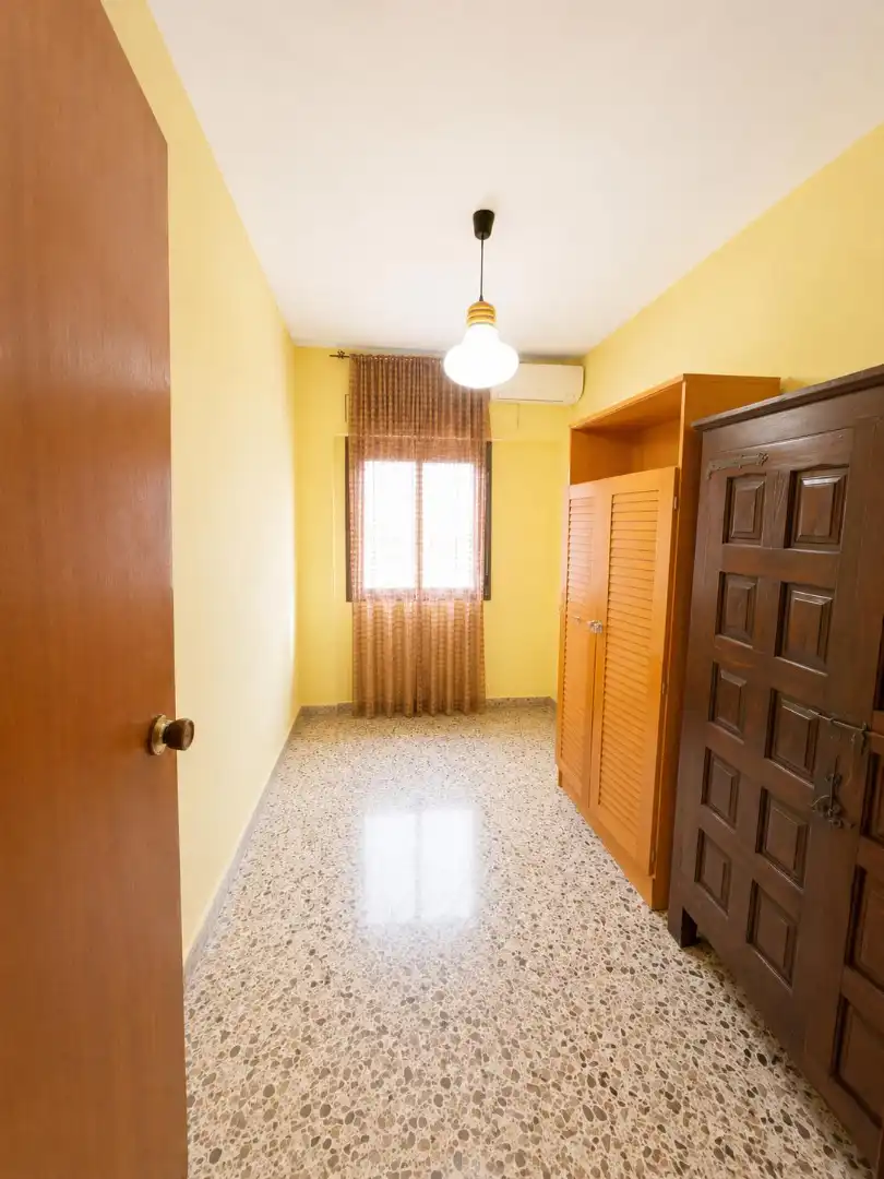 Bedroom of Flat for sale in Chiva  with Air Conditioner, Oven and Balcony