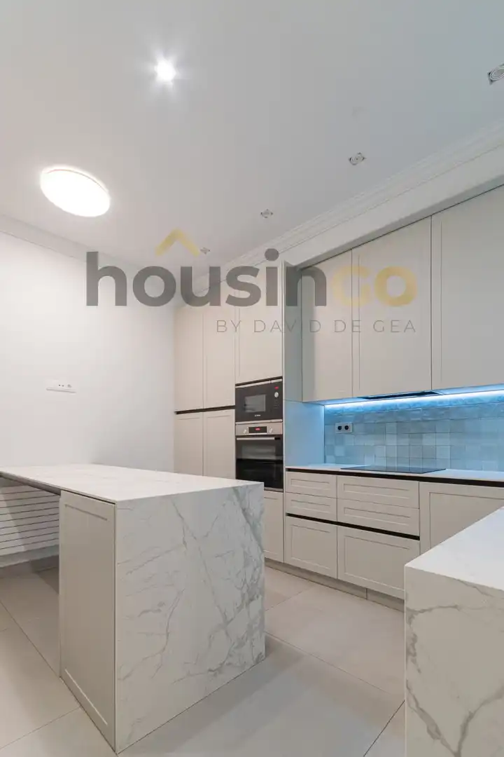 Kitchen of Flat for rent in Madrid  with Air Conditioner, Heating and Terrace