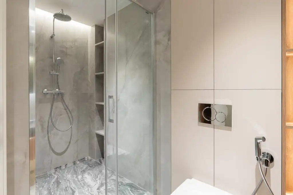 Badezimmer von Wohnungen zum Verkauf in Barcelona mit Klimaanlage, Heizung und Parkett