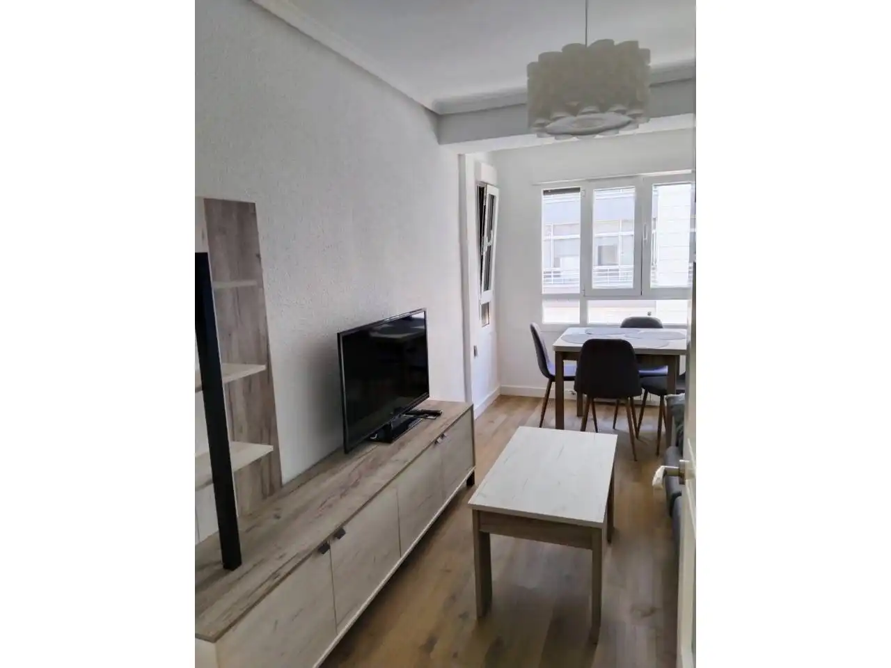 Sala d'estar de Pis de lloguer en Burgos amb Calefacció i Moblat