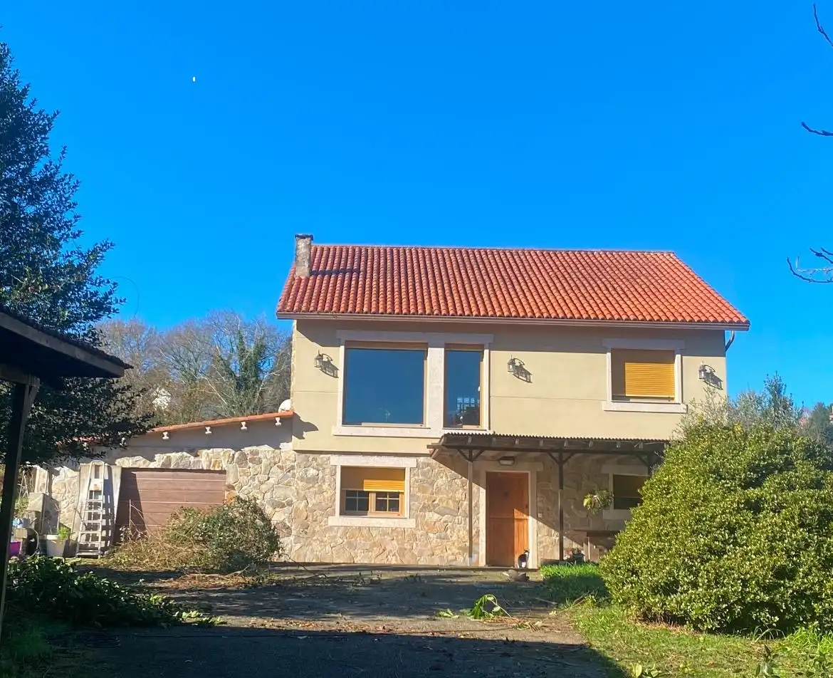 Vista exterior de Casa o chalet en venta en Carral con Jardín privado y Amueblado