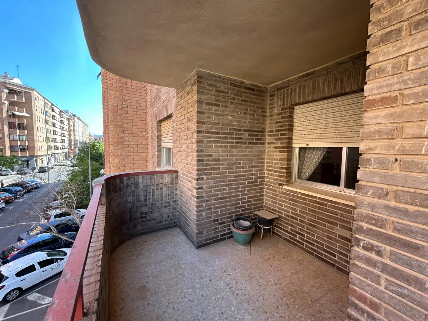 Terraza de Piso en venta en Castellón de la Plana / Castelló de la Plana con Balcón