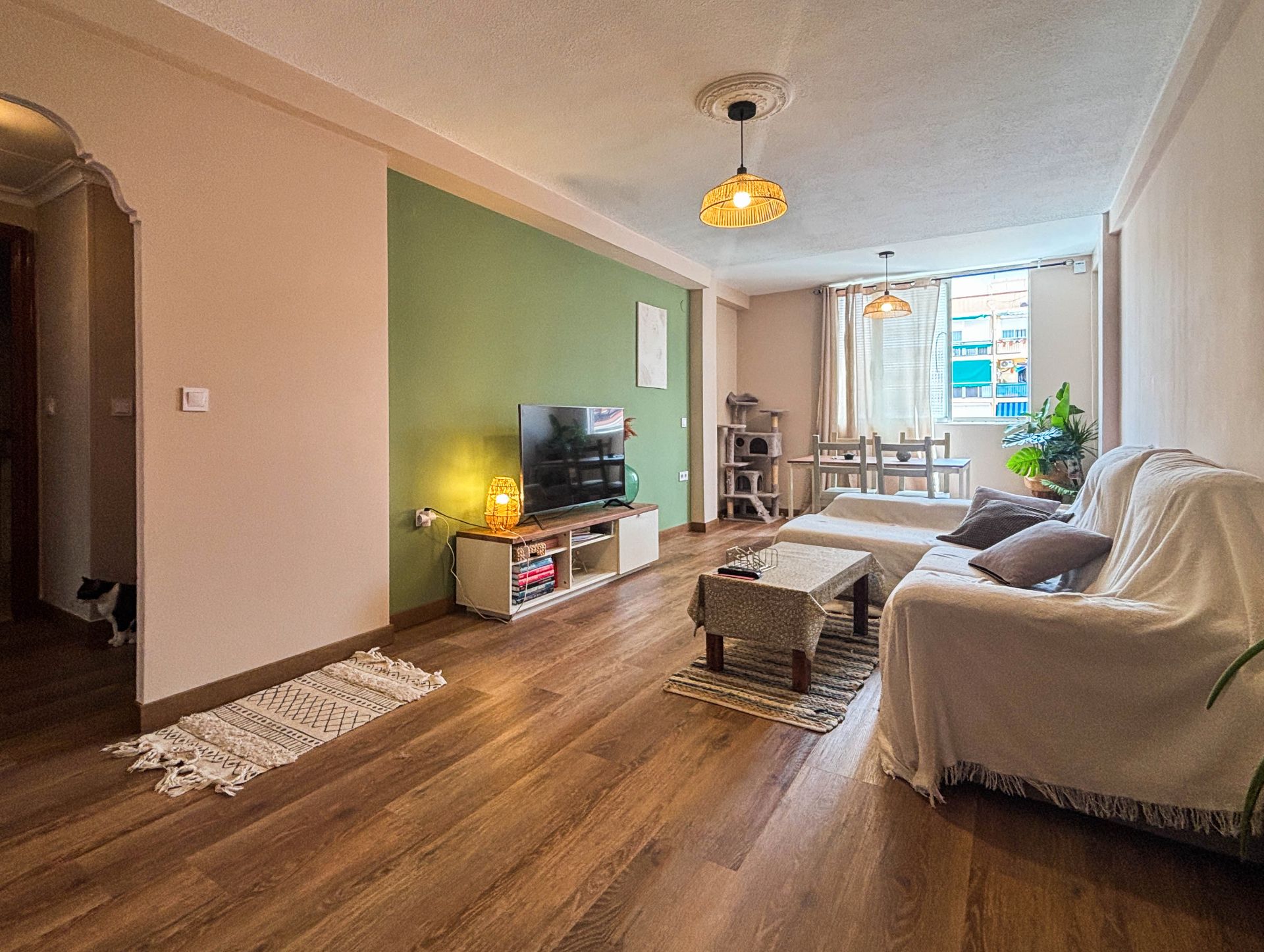 Living room of Flat for sale in  Valencia Capital  with Oven