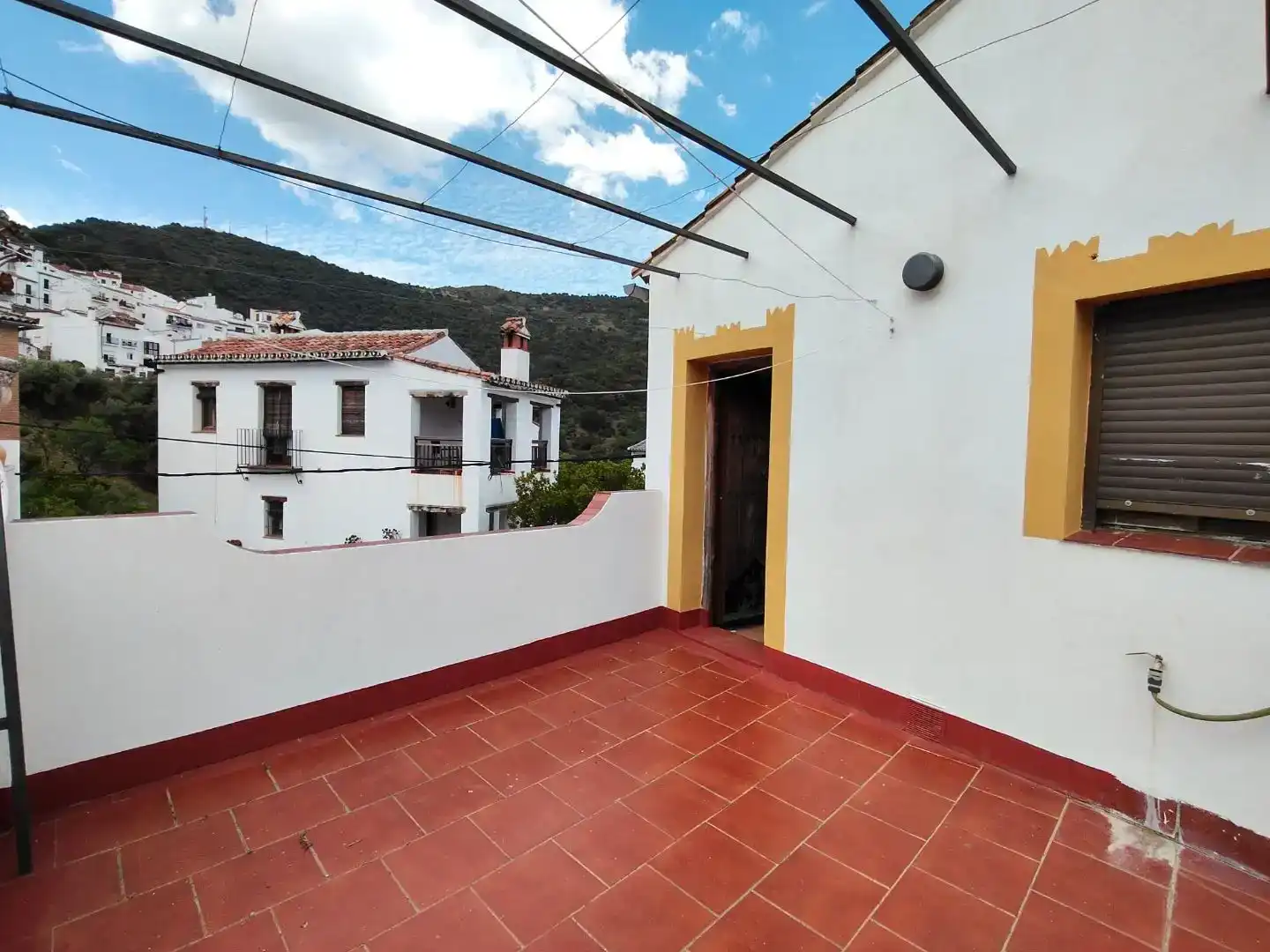 Terrassa de Casa o xalet en venda en Benarrabá, Málaga