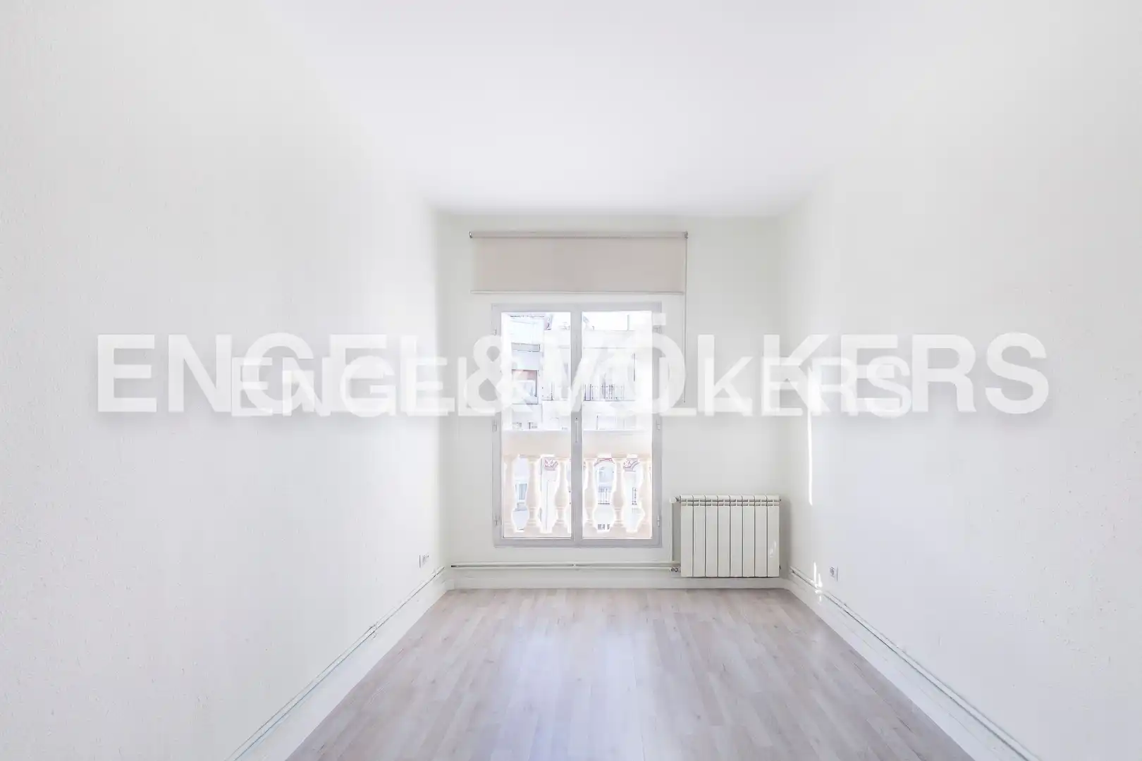 Bedroom of Attic for rent in Madrid  with Air Conditioner, Heating and Parquet flooring