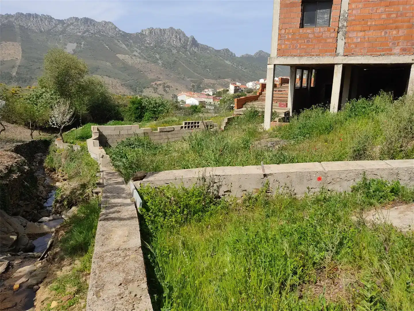 Piso en venta en Navalvillar de Ibor con Jardín privado