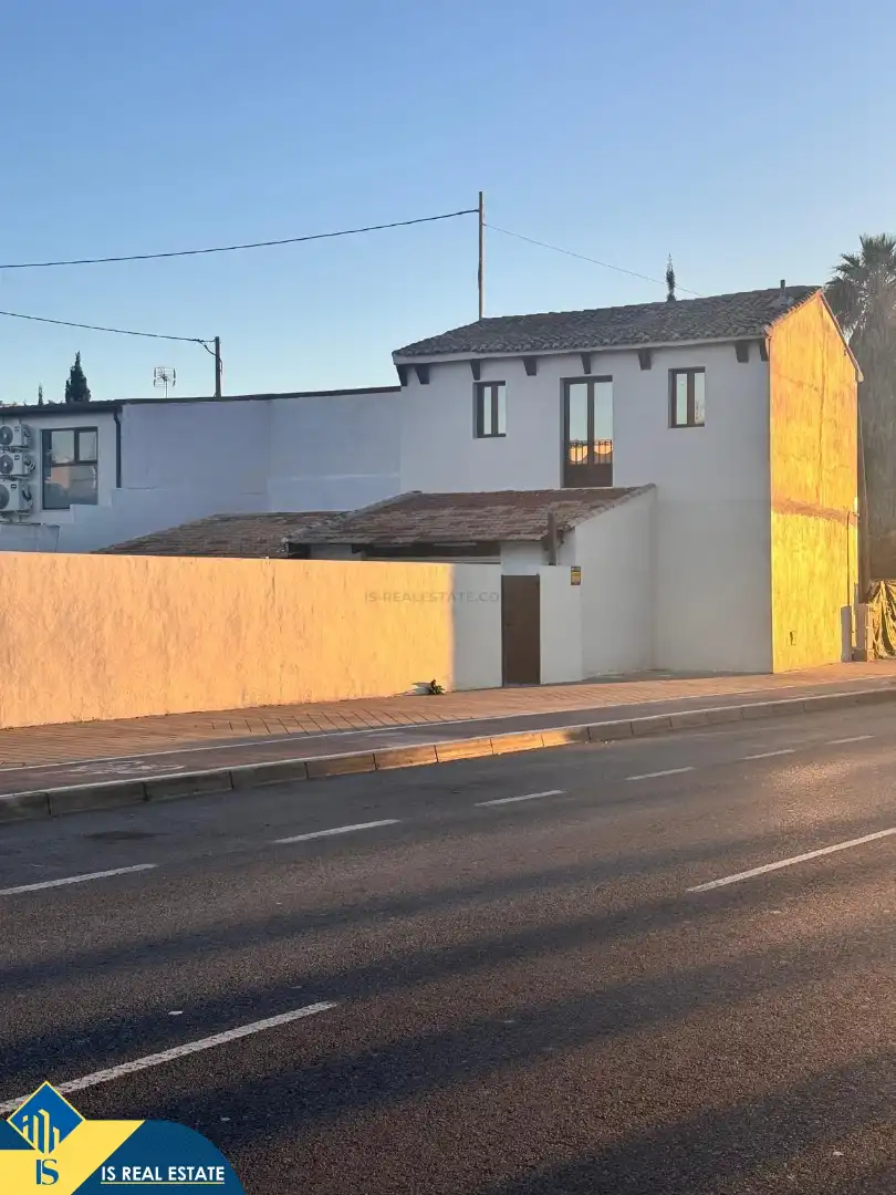 Vista exterior de Casa o xalet en venda en Alicante / Alacant amb Terrassa i Moblat