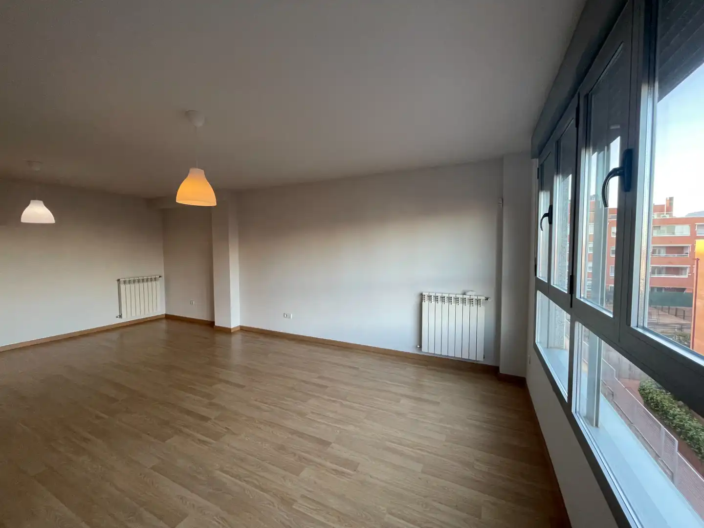 Wohnung zur Miete in San Sebastián de los Reyes mit Heizung, Abstellraum und Ofen