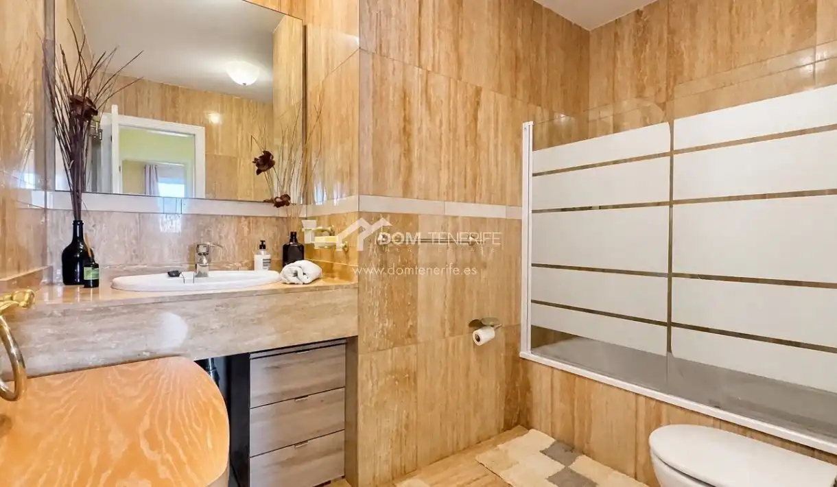 Bathroom of Ground floor for rent in Adeje  with Terrace, Swimming Pool and Furnished