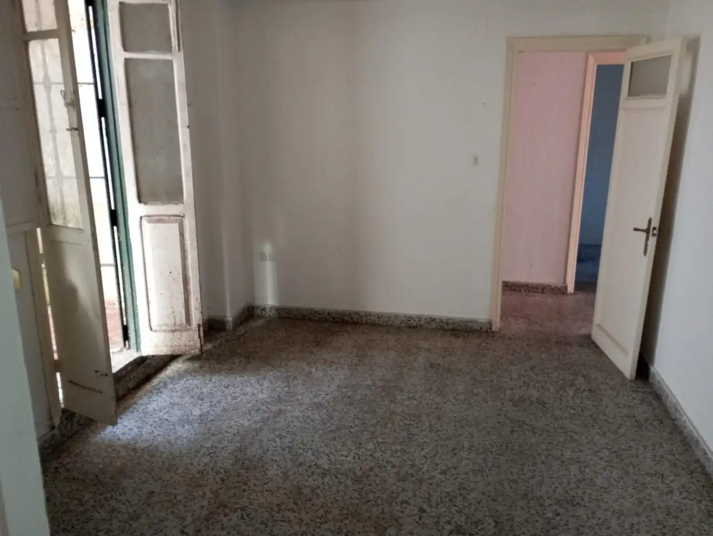 Wohnung zum Verkauf in Algeciras mit Terrasse und Balkon